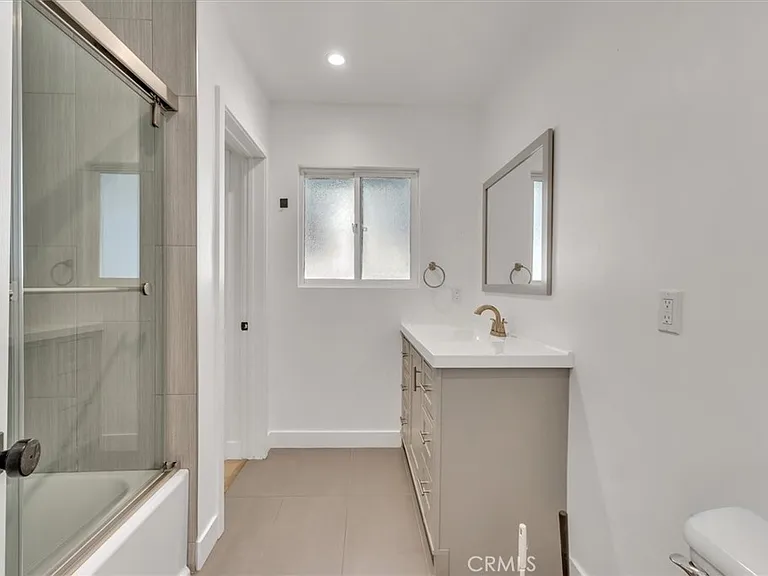 11528 Balboa Blvd — Photo 28