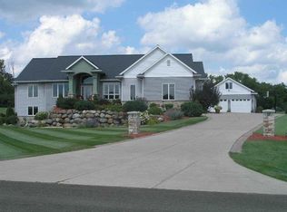 6660 Millstone Cir, Deforest, WI 53532