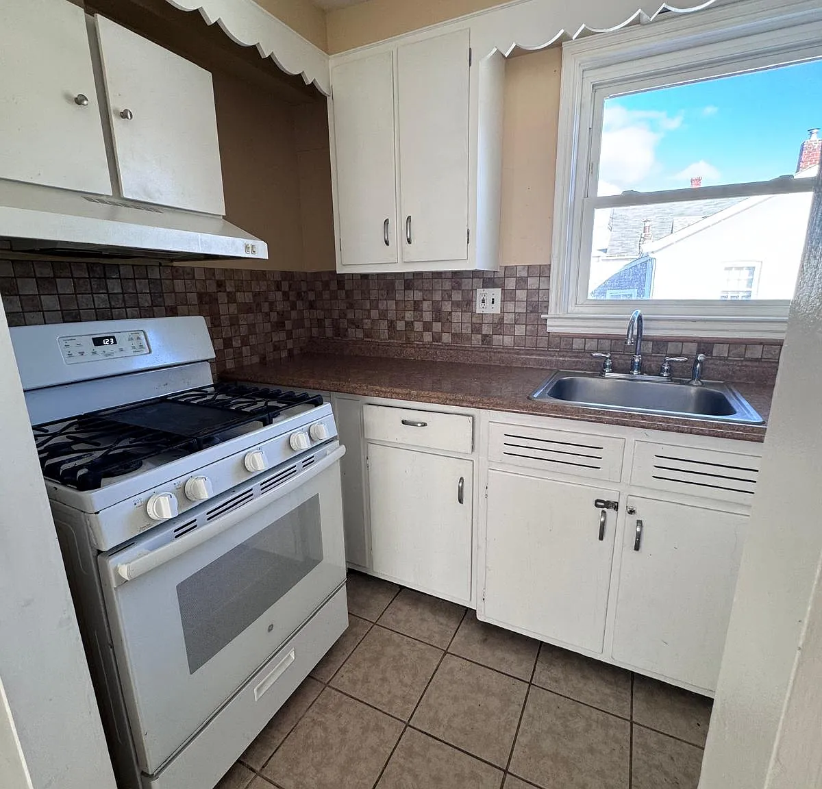 2 bed, 718 sqft, $1,850 — Photo 4