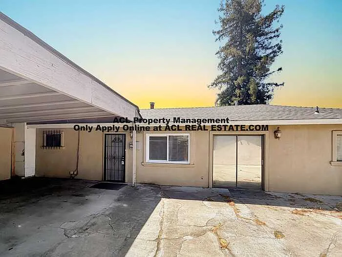 2 bed, 1.5 bath, $2,395 — Photo 2
