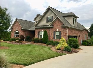 109 Sawgrass Dr, Advance, NC 27006