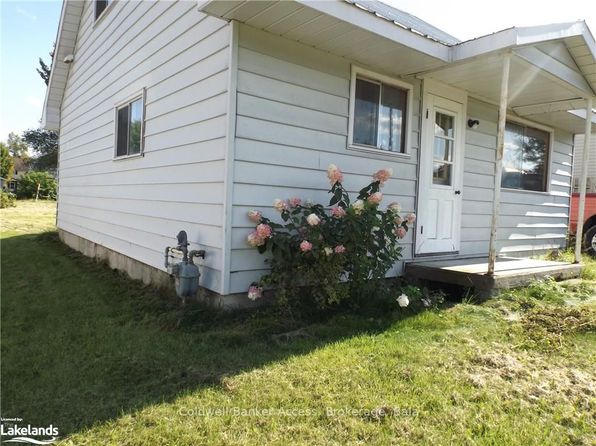 11 Laurentian St, Deep River, ON K0J 1P0