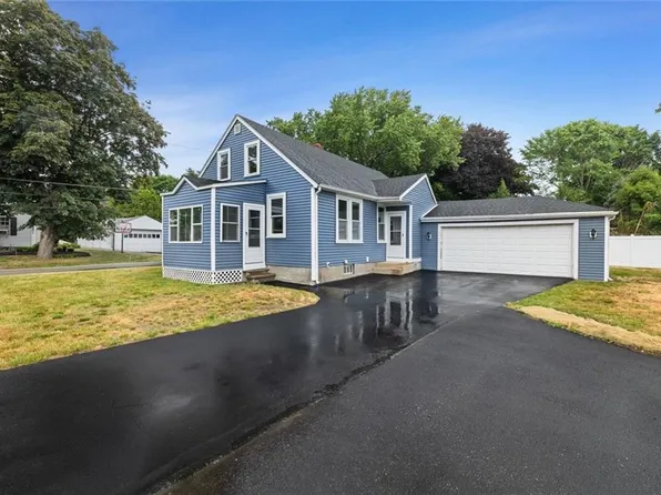 3507 Mendon Rd, Cumberland, RI 02864
