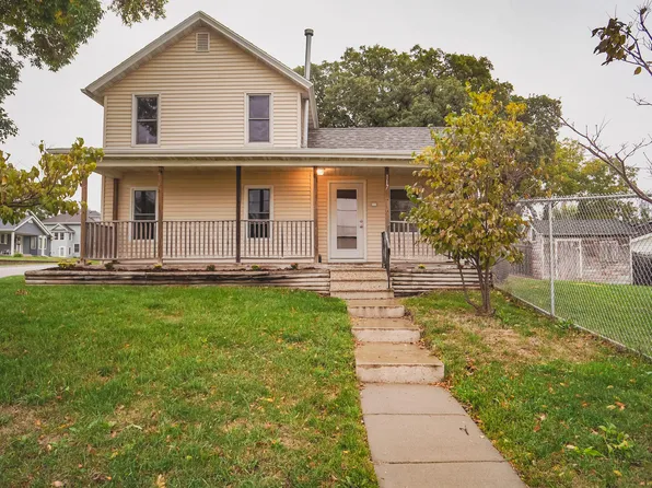 117 W Center St, Pine Island, MN 55963