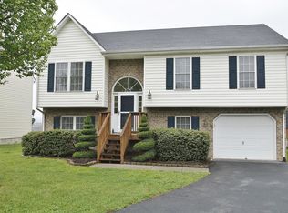 4858 Golfview Dr, Roanoke, VA 24019