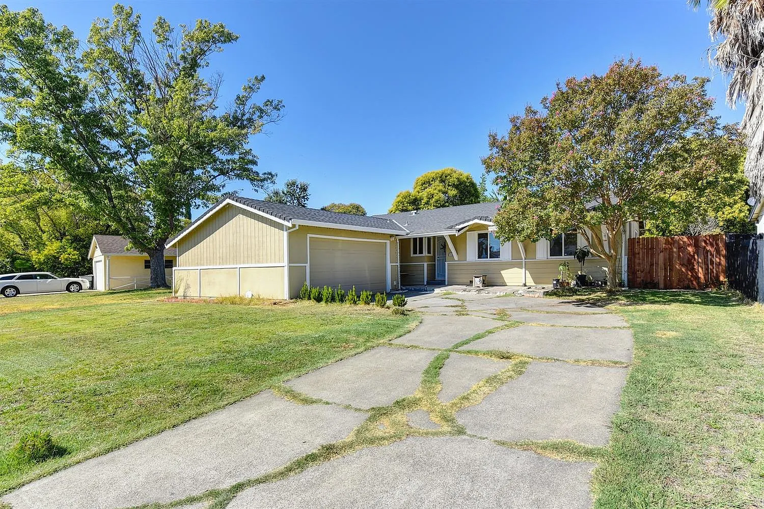 2153 Montecito Way photo 1