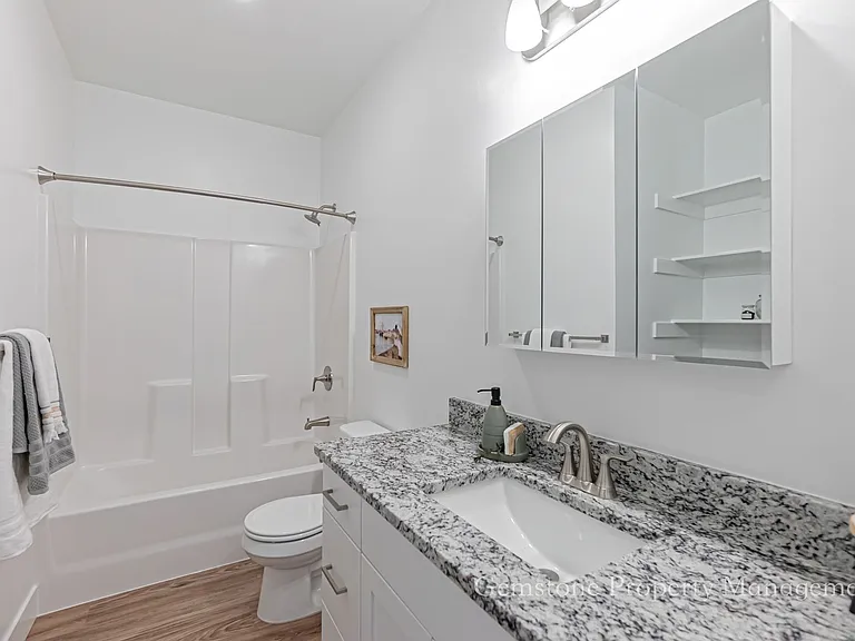 528 Harvester Ave — Photo 36