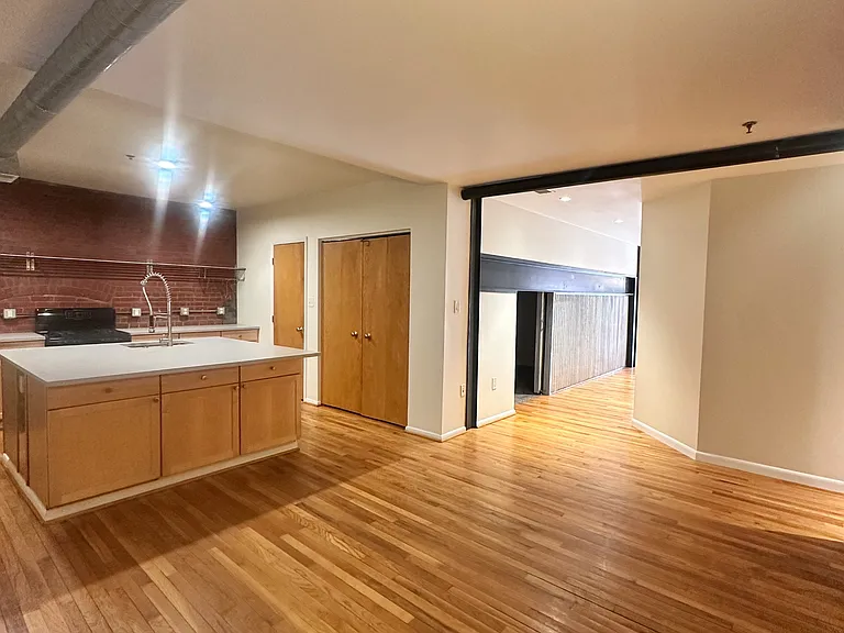 1232 Sarah St #G — Photo 14