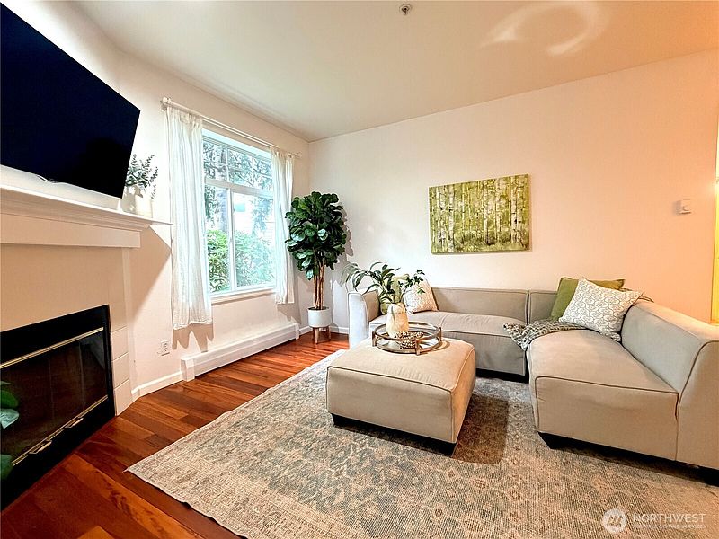 3rd image of 23202 58th Avenue S #2-1