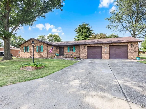 210 Sundown Dr, Wood River, IL 62095