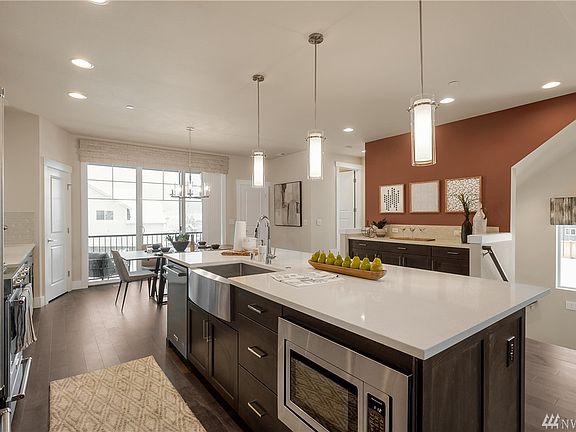 4th image of 1033 146th St SW Unit 7