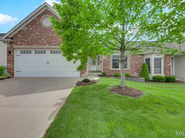 324 Gullane Dr, Saint Charles, MO 63301
