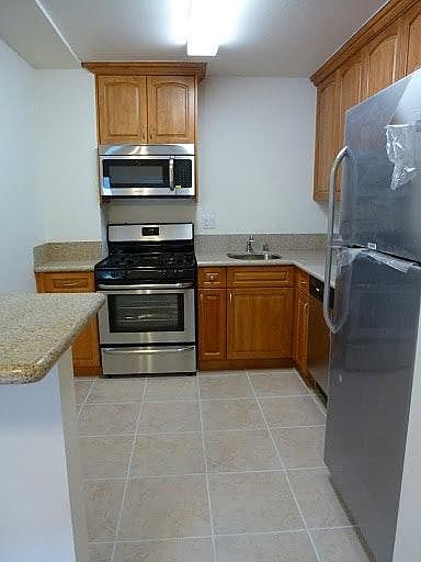 1st image of 845 1/2 Waterloo St