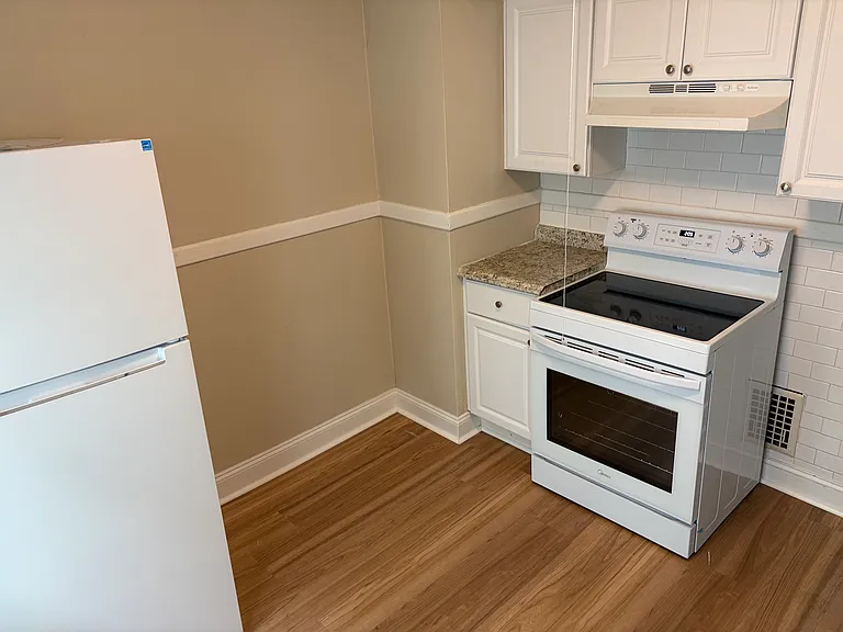 429 Lisbon Ave #1 — Photo 7