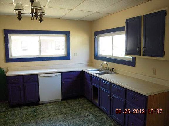2nd image of 300 E Crawford St