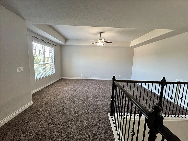 5231 Pickford Grv — Photo 24
