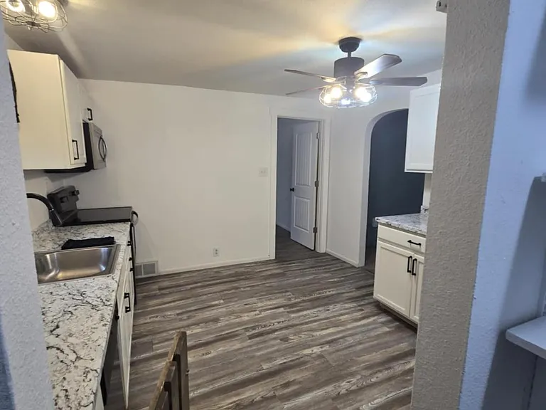 704 S Cedar St — Photo 10