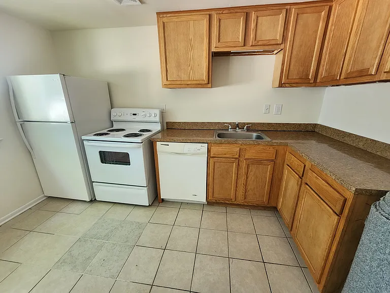 22712 Harper Ave #1 — Photo 7