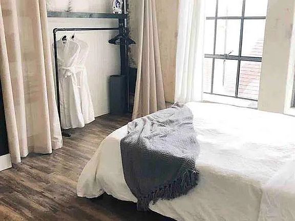 5th image of 1329 College Ave #3