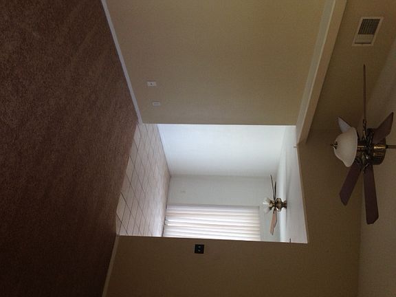 4th image of 7412 Hickory Hills Dr
