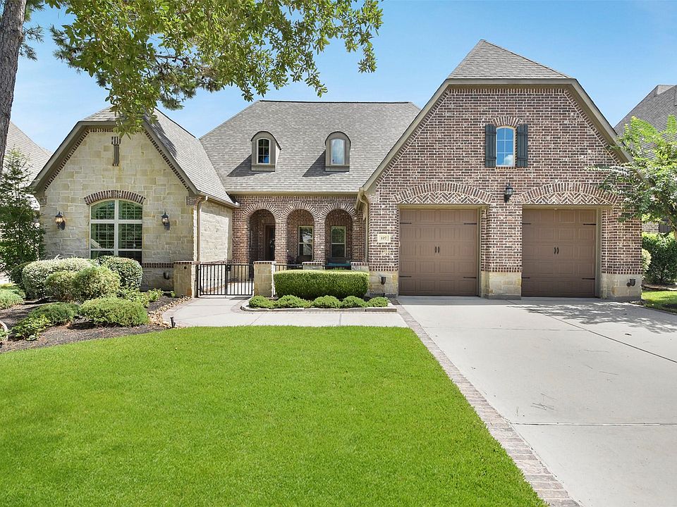 1st image of 107 Sanibel Crest Pl