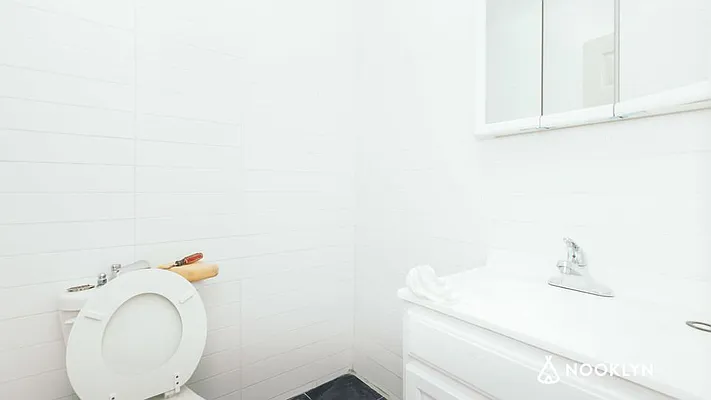 Rented by Nooklyn NYC LLC | media 16