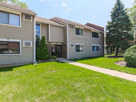2nd image of 3500 Bayside Dr Unit 3