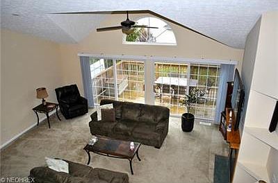 3rd image of 9085 Ashwood Ct