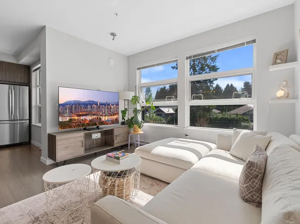 607 Cottonwood Ave #316, Coquitlam, BC V3J 0H1