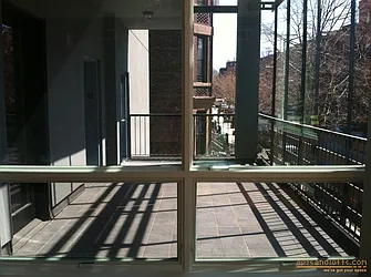 Rented by aptsandlofts.com