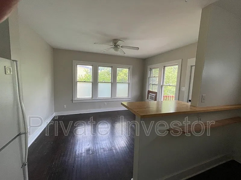 1 bed, 1.0 bath, 400 sqft, $1,000 — Photo 3
