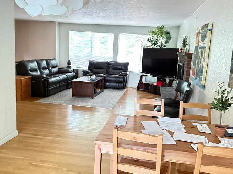 11035 20th Ave NE #4 — Photo 12