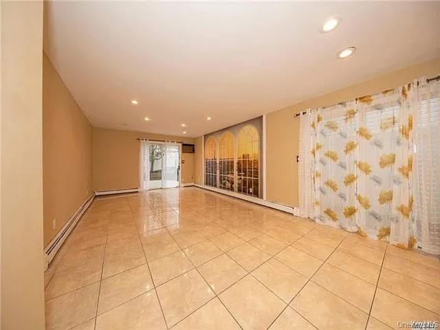 4 bed, 3.0 bath, 2658 sqft, $6,000 — Photo 4