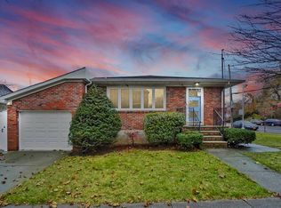 644 W Fingerboard Rd, Staten Island, NY 10305