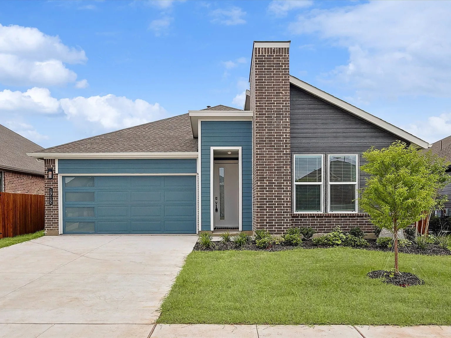 4 bed, 2.0 bath, 1711 sqft, $2,450 — Photo 1