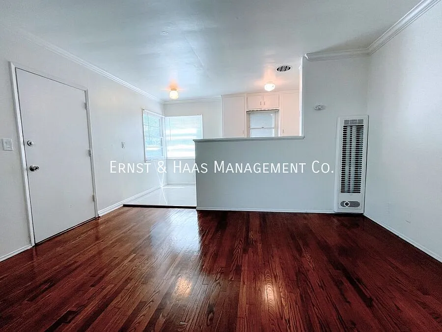 Photo 2 of 8 - 1224 Bennett Ave #3 - Long Beach, CA Building Photo - 1224 Bennett Ave #3