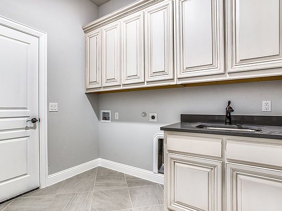 3rd image of 5025 Marble Falls Dr