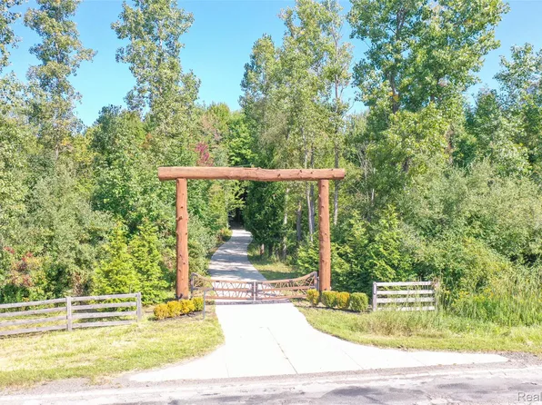 3879 Bowers Rd, Attica, MI 48412