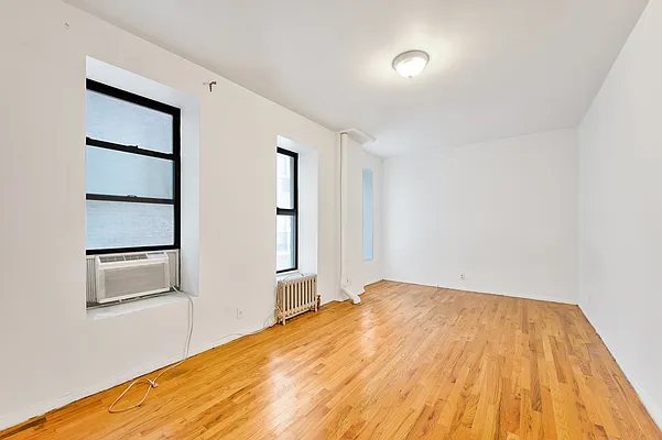 Rented by Aryeh Realty | media 2