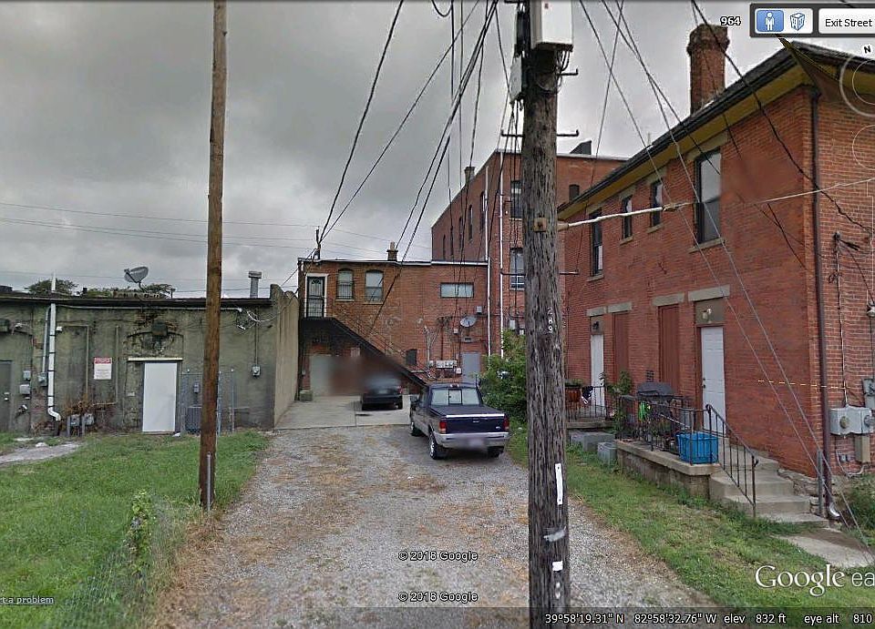 2nd image of 973 1/2 Mount Vernon Ave APT B