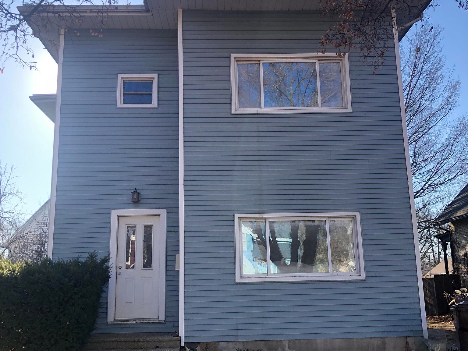 321 E Main St, Ionia, MI 48846 Zillow