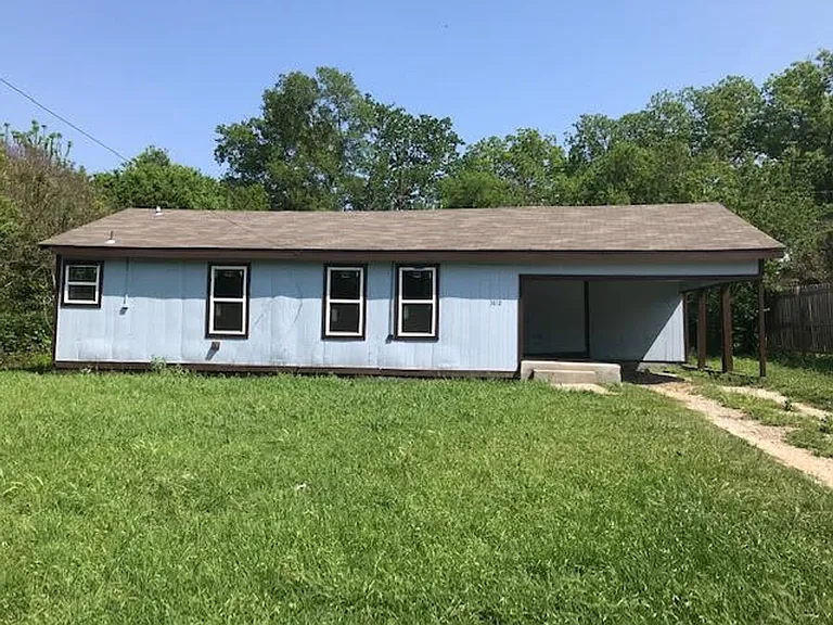 3812 Hiland Dr — Photo 1