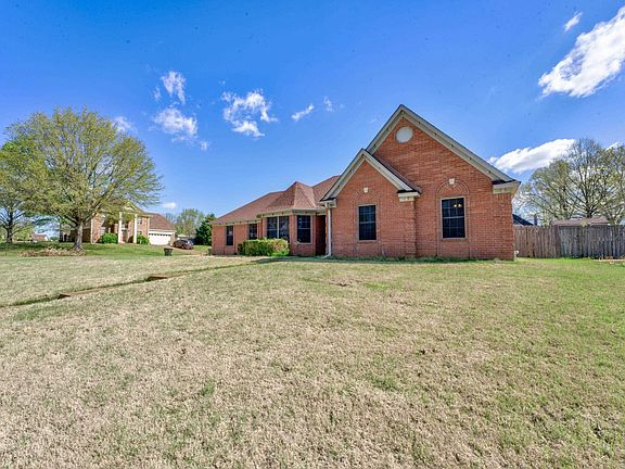 2nd image of 75 Center Oak Dr