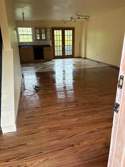 3 bed, 1080 sqft, $1,800 — Photo 4