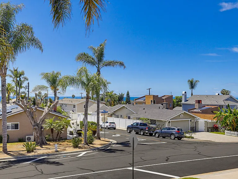 34550 Calle Naranja — Photo 4