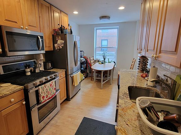 2nd image of 569 W Arlington Pl #2