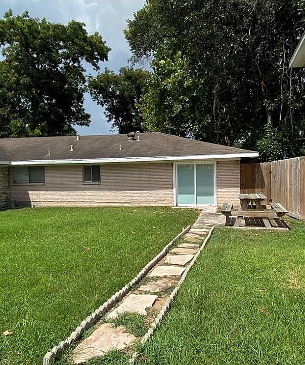 10 Ferguson St, Baytown, TX 77520 Zillow