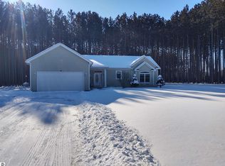 6827 Curtis Rd, Hale, MI 48739