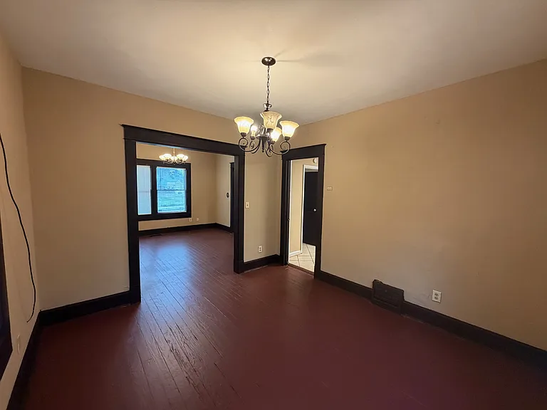 1820 Clarendon Ave — Photo 7
