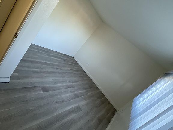 4th image of 328 E Johnston Ave #1